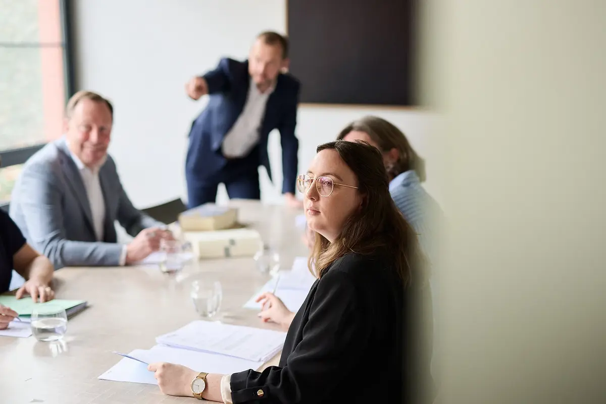 Plug VY US advocaten Kortrijk